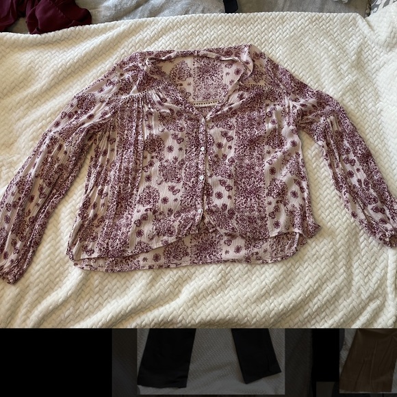 Hollister Maroon and White Cropped Peasant Top - Picture 1 of 1